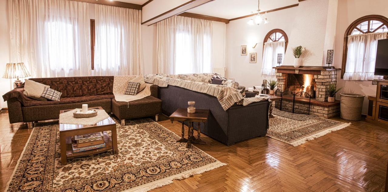 Georgia'S Guesthouse Кастория Экстерьер фото